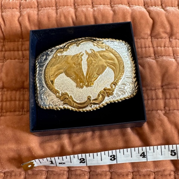 Montana Silver Smiths Western Gold and Silver Belt Buckle. - Picture 7 of 8